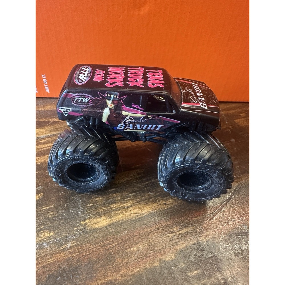 Monster Jam Truck Spin Master TTW Texas Scarlet‎ Bandit Black Dawn Creten 1:64